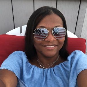 Meet your Posher, Dana